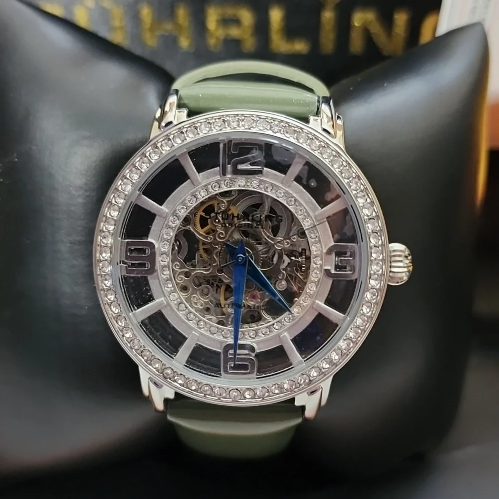 NWT WOMAN'S 38MM LUXURY WATCH - Picture 1 of 4